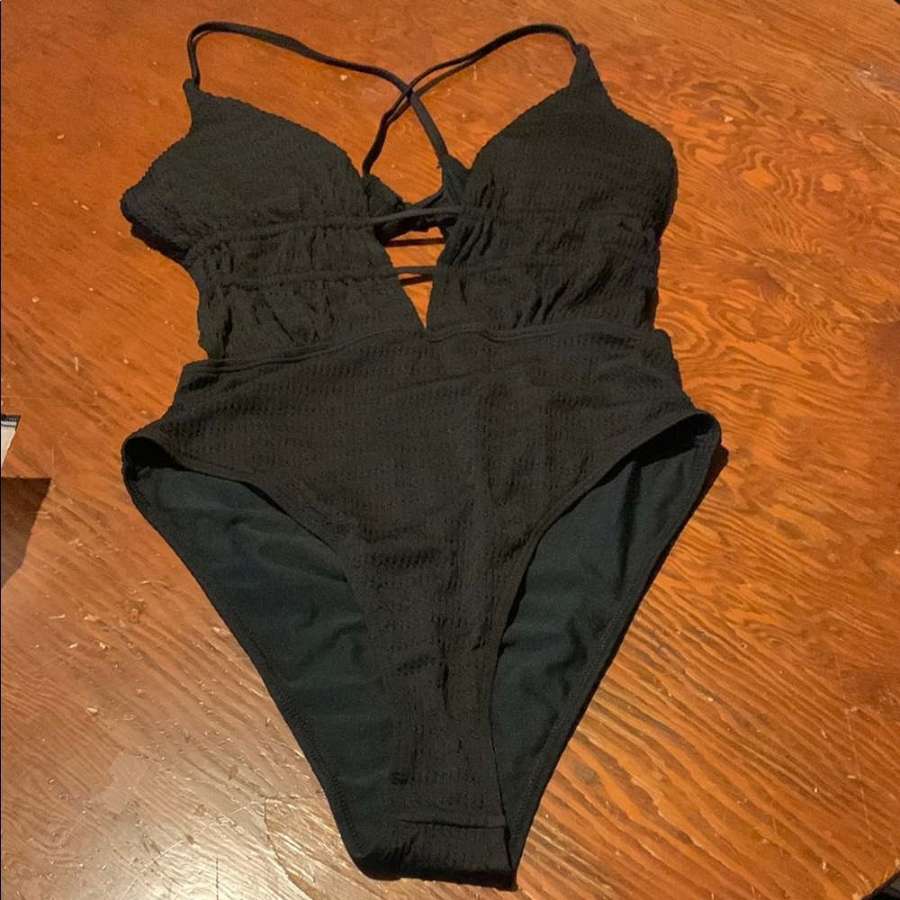 SHEIN Black Sleek One-Piece Swimsuit